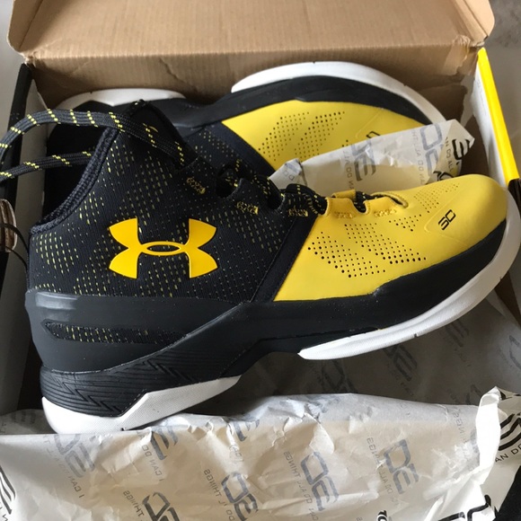 Stephen Curry Under Armour shoes - Picture 1 of 2